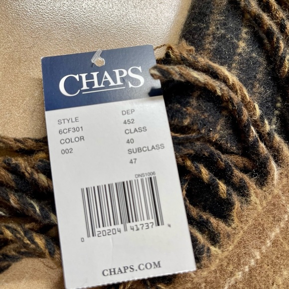 CHAPS & SAKKAS, NWT, WINTER SCARVES. - Picture 2 of 9
